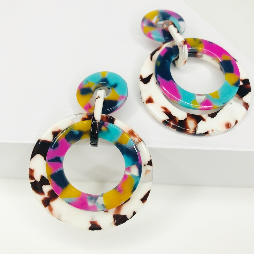 RESTOCKED Banded Hoop Earrings in Pink and Brown - Picture 6 of 8